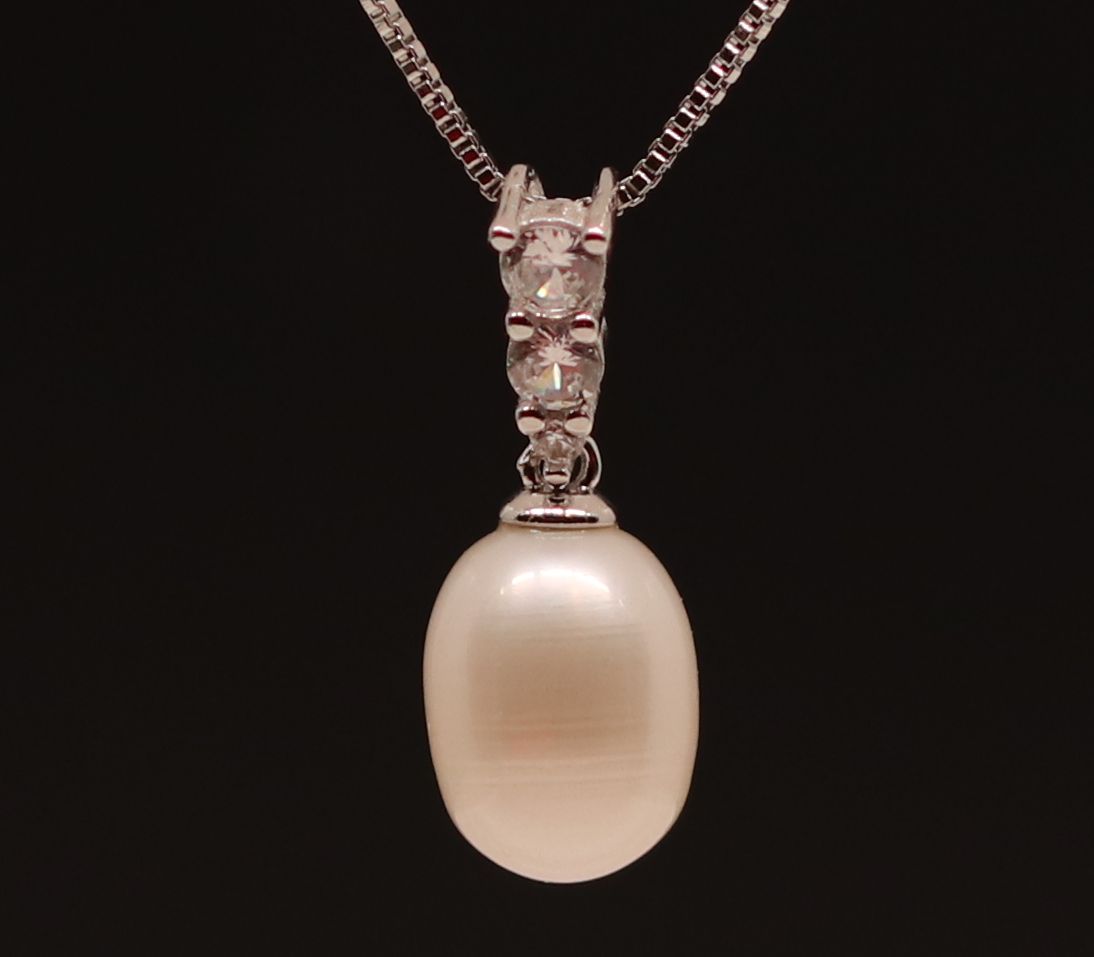 Stunning Sterling Silver Freshwater Pearl & CZ Jewelry Set