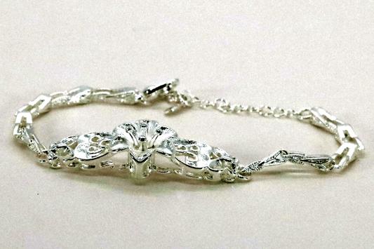 Elegant Sterling Silver Bracelet with Flower Detailing