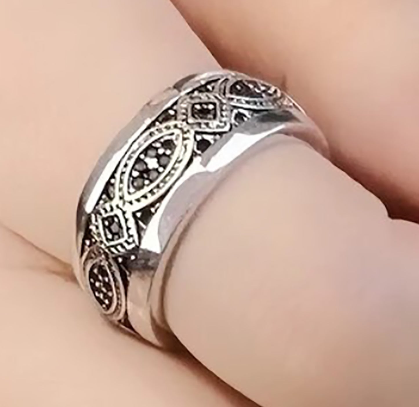 Dual Harmony. Sterling Silver Two Tone Love Knot Band-