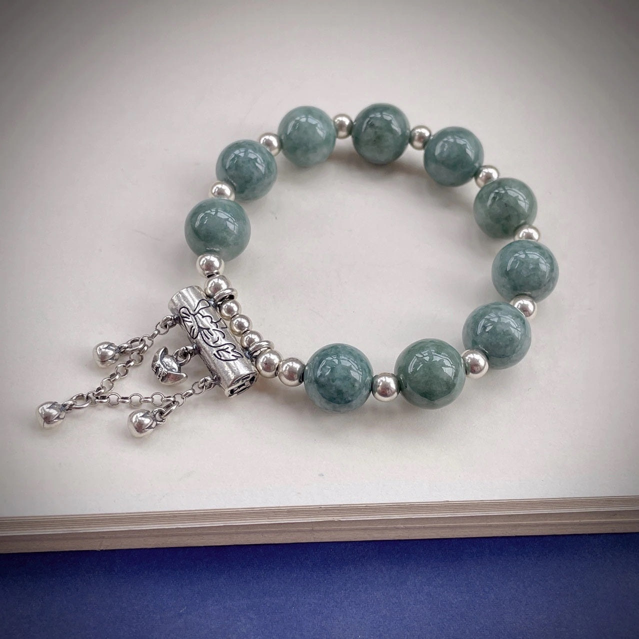 Elegant Stretchable Bracelet with Natural Emerald Beads