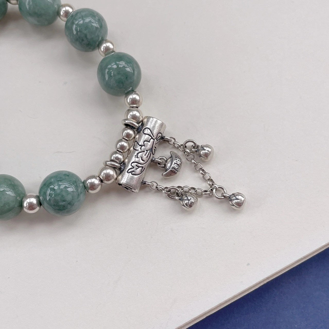 Elegant Stretchable Bracelet with Natural Emerald Beads