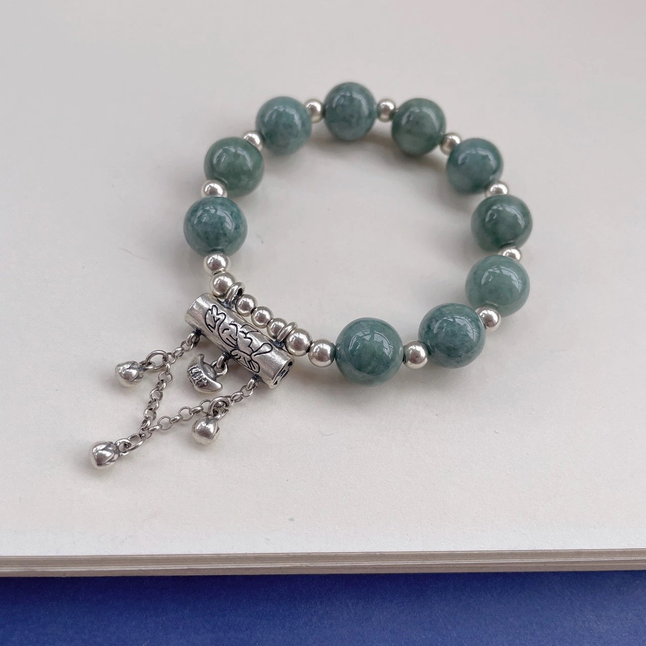 Elegant Stretchable Bracelet with Natural Emerald Beads