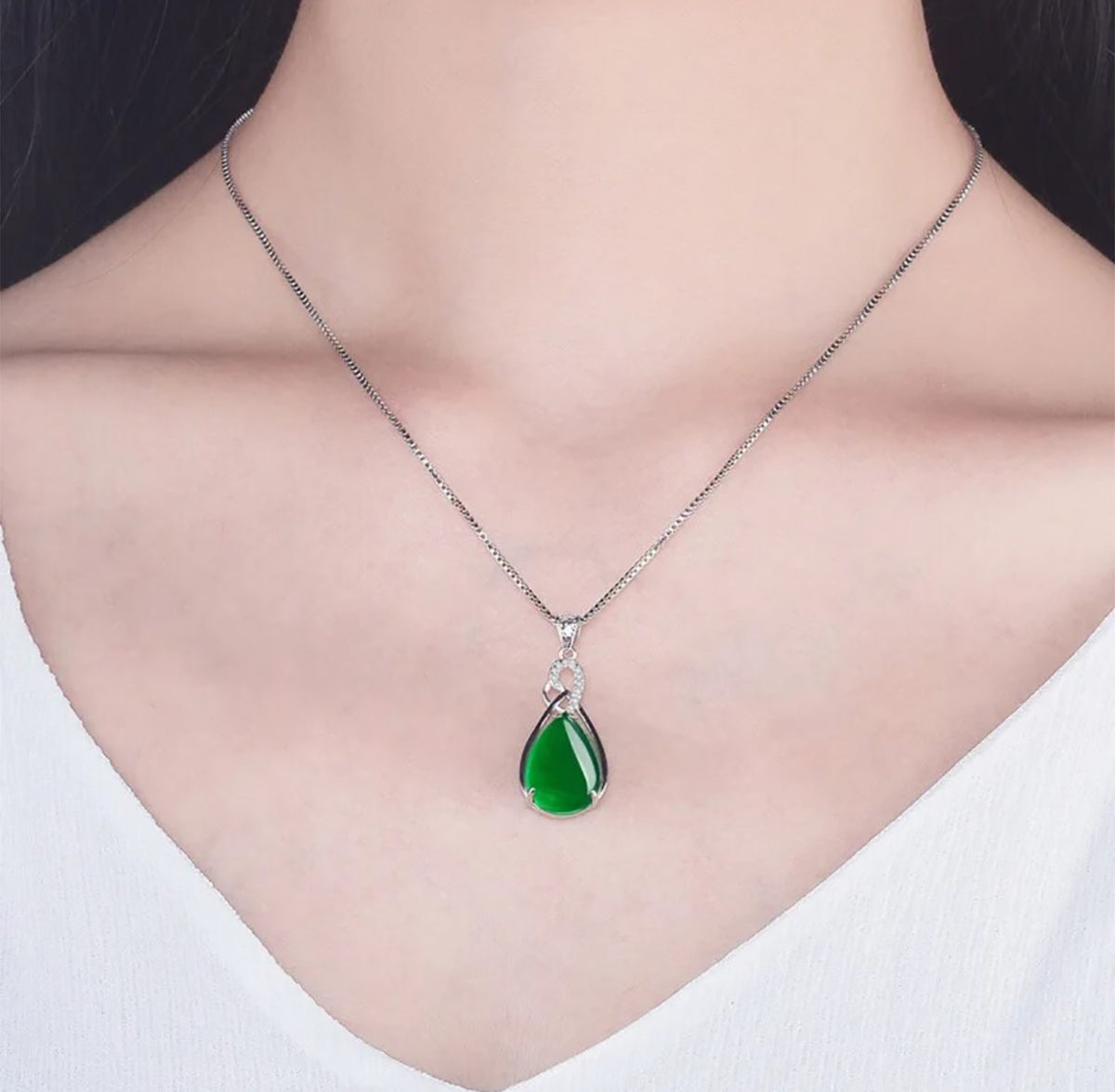 Green Verdant Reflections Elegance Chalcedony Jade Sterling Silver Pendant