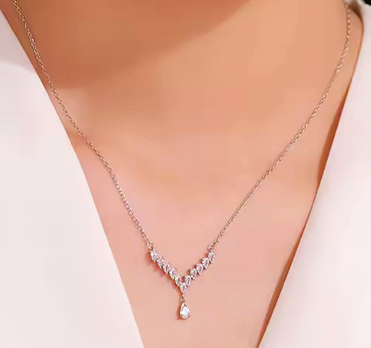 Tears of Elegance Sterling Silver V-Shape CZ Pendant